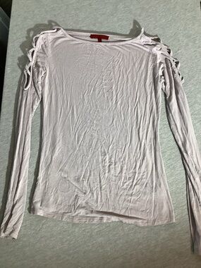 Cut Out Shoulder Top in Lavender